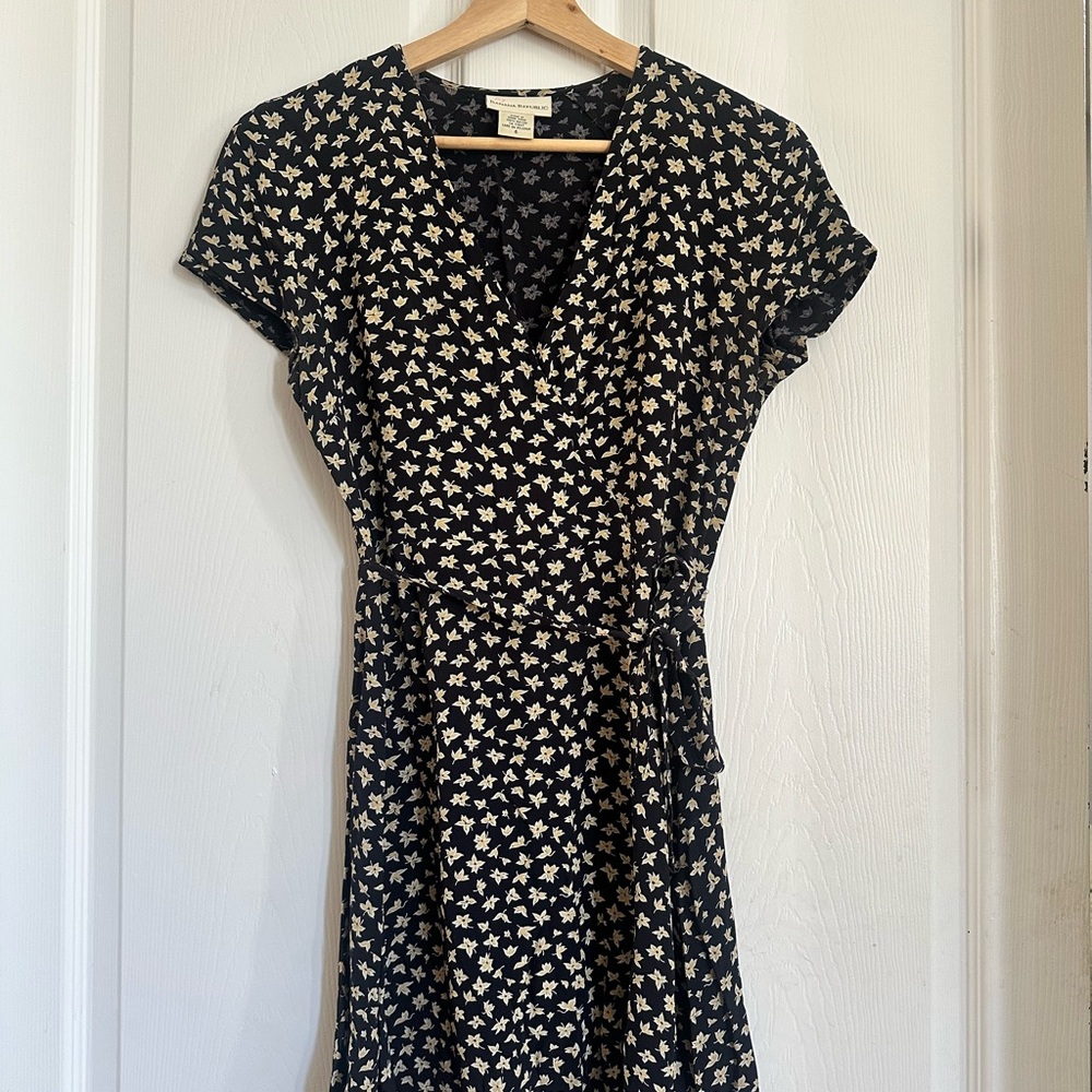 Banana Republic Black and Cream Wrap Dress